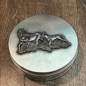 Vintage Metzke Pewter Embossed Horse Equestrian Tin‎ Trinket Round Lidded Horses